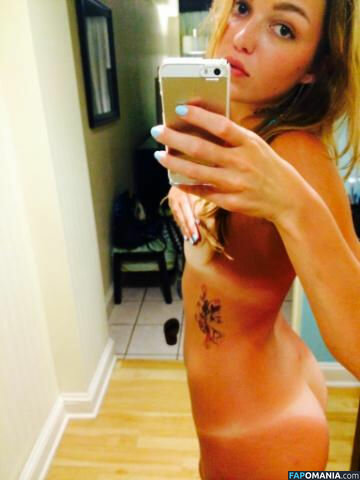 Lili Simmons Meztelen Kikerült fotó #73