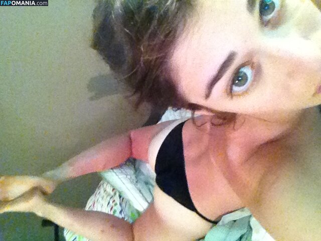 Lizzy Caplan Meztelen Kikerült fotó #13