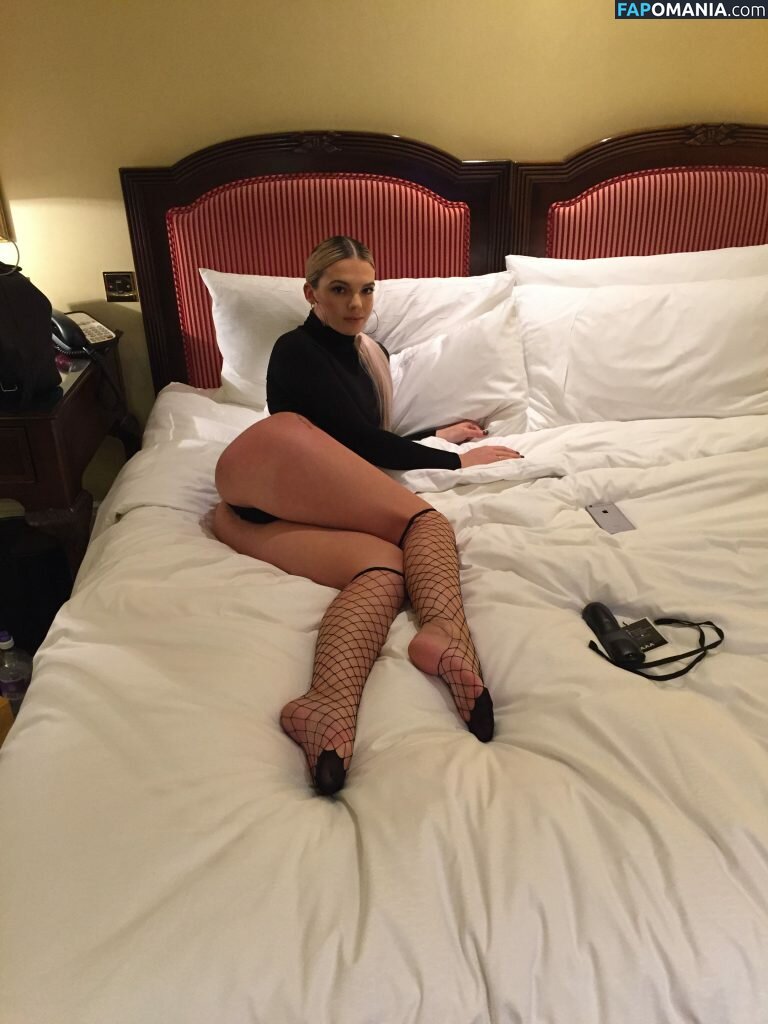 Louisa Johnson Meztelen Kikerült fotó #18