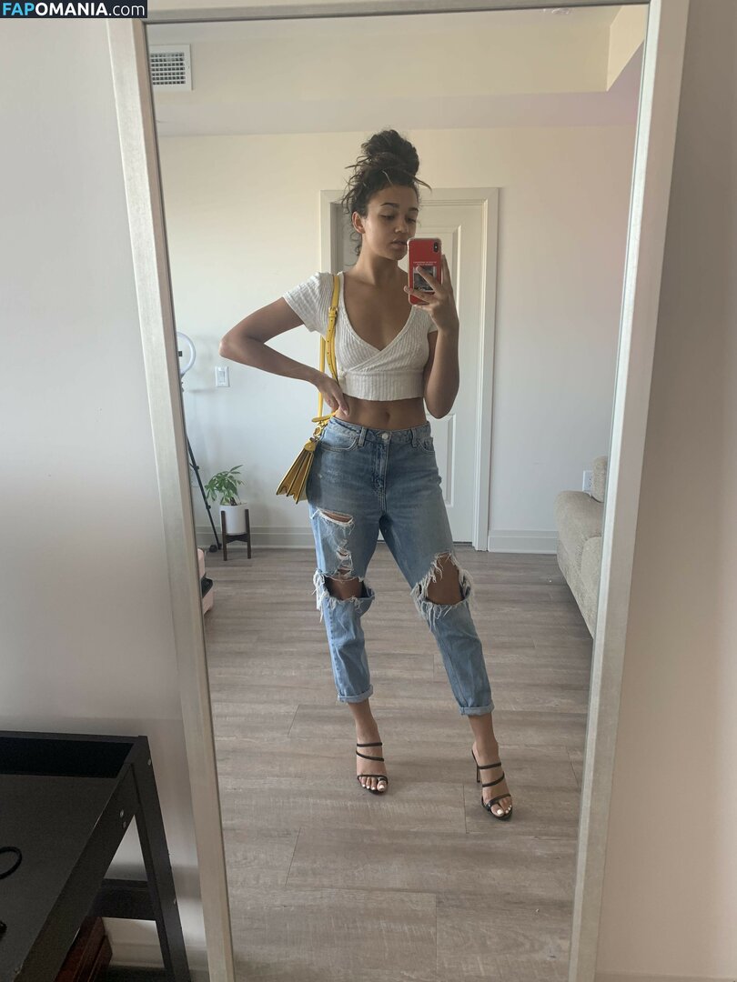 Madison Bailey Meztelen Kikerült fotó #11