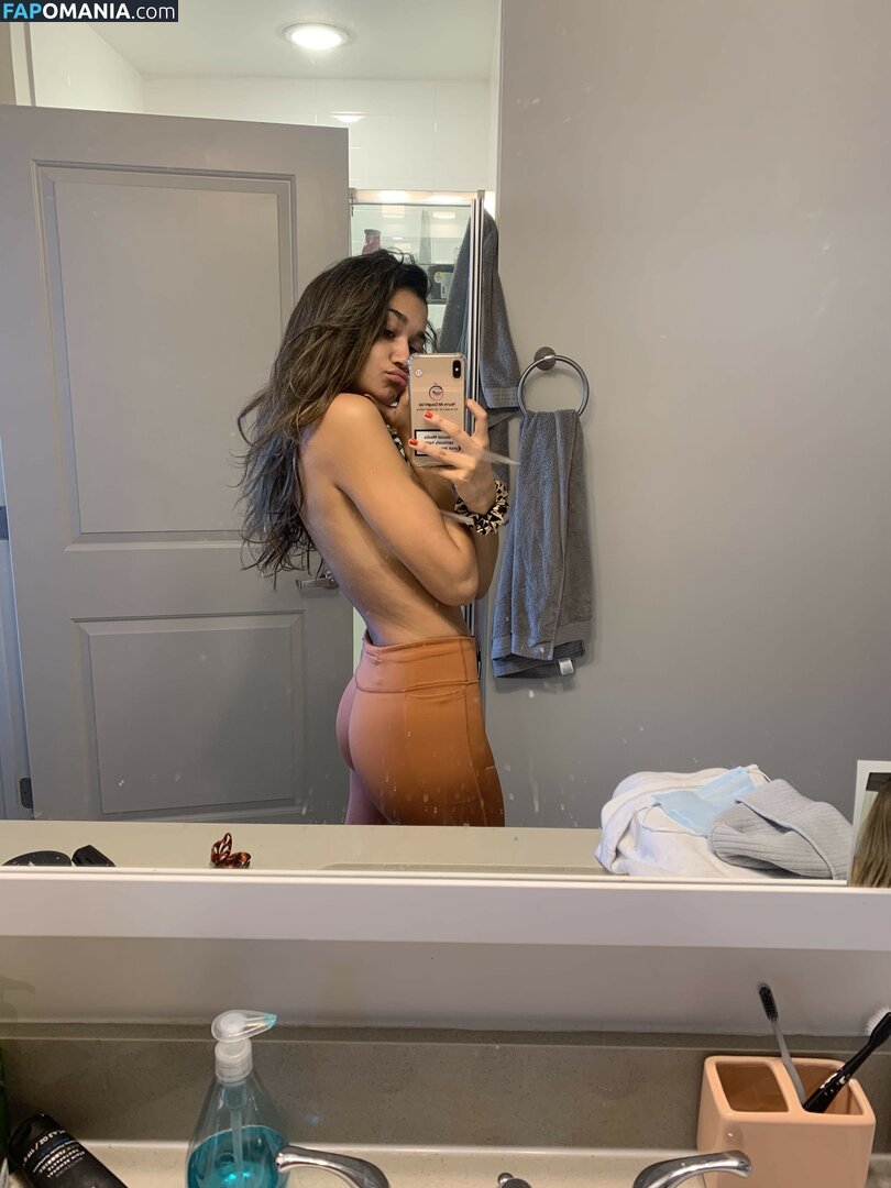 Madison Bailey Meztelen Kikerült fotó #22