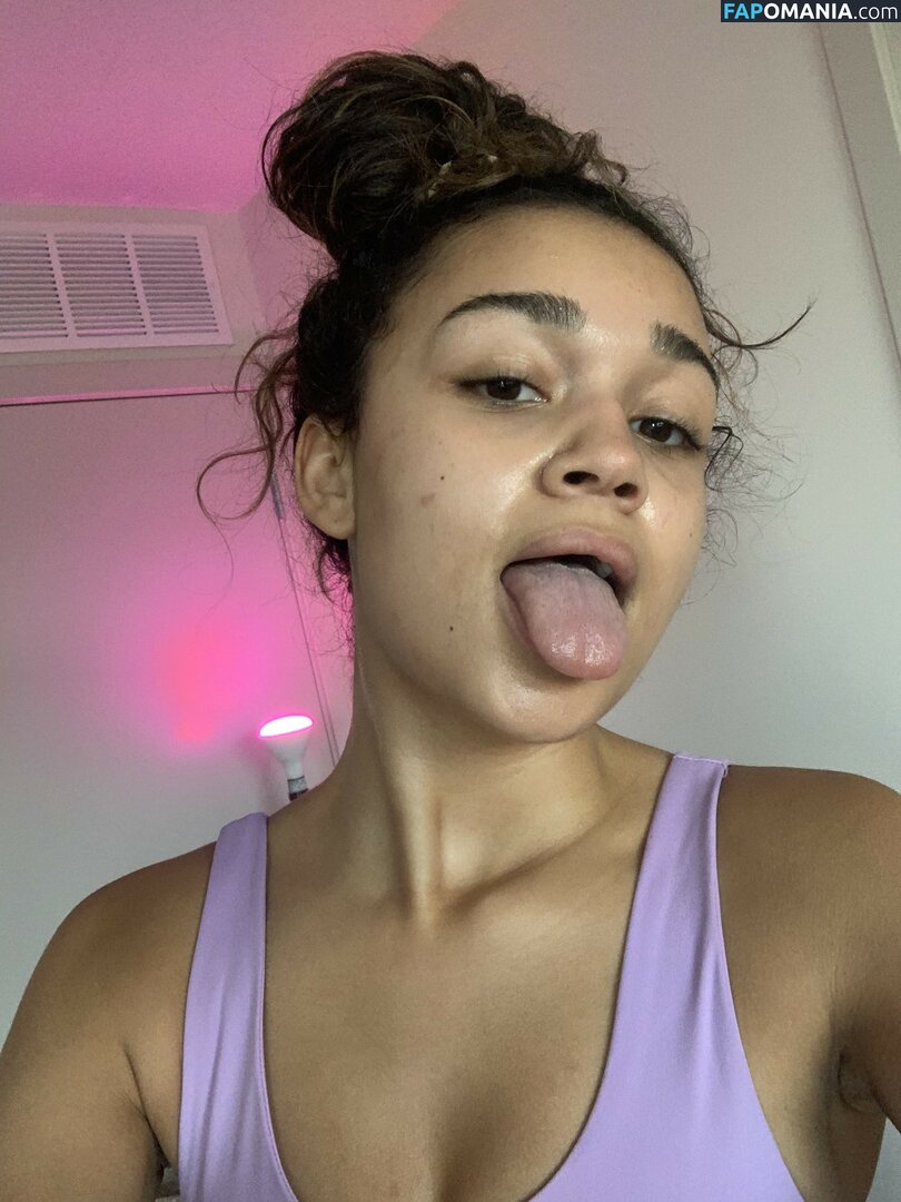 Madison Bailey Meztelen Kikerült fotó #24