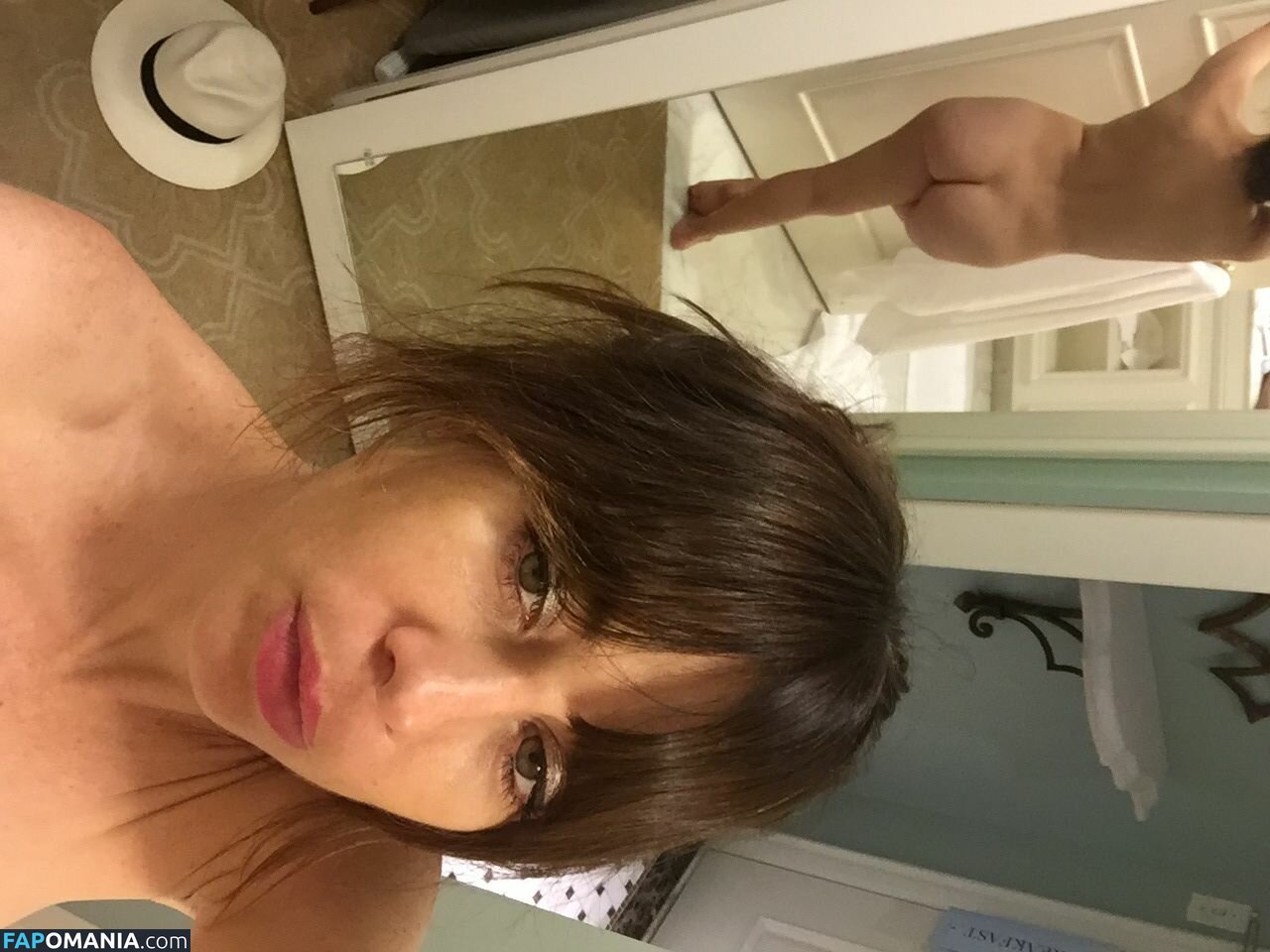 Natasha Leggero Meztelen Kikerült fotó #7