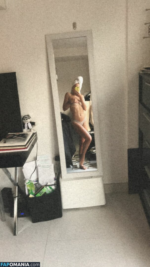 Noah Cyrus Meztelen Kikerült fotó #91