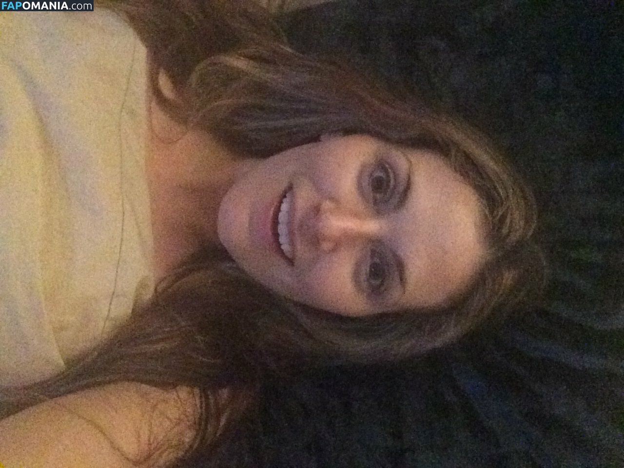 Olivia Lee Meztelen Kikerült fotó #7