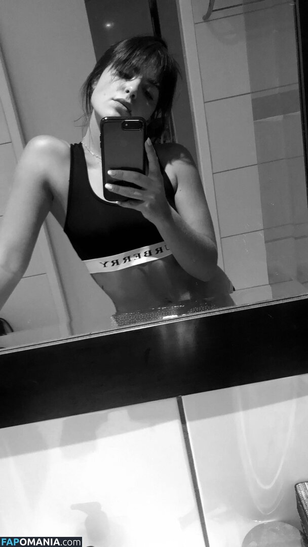 Olympia Valance Meztelen Kikerült fotó #7