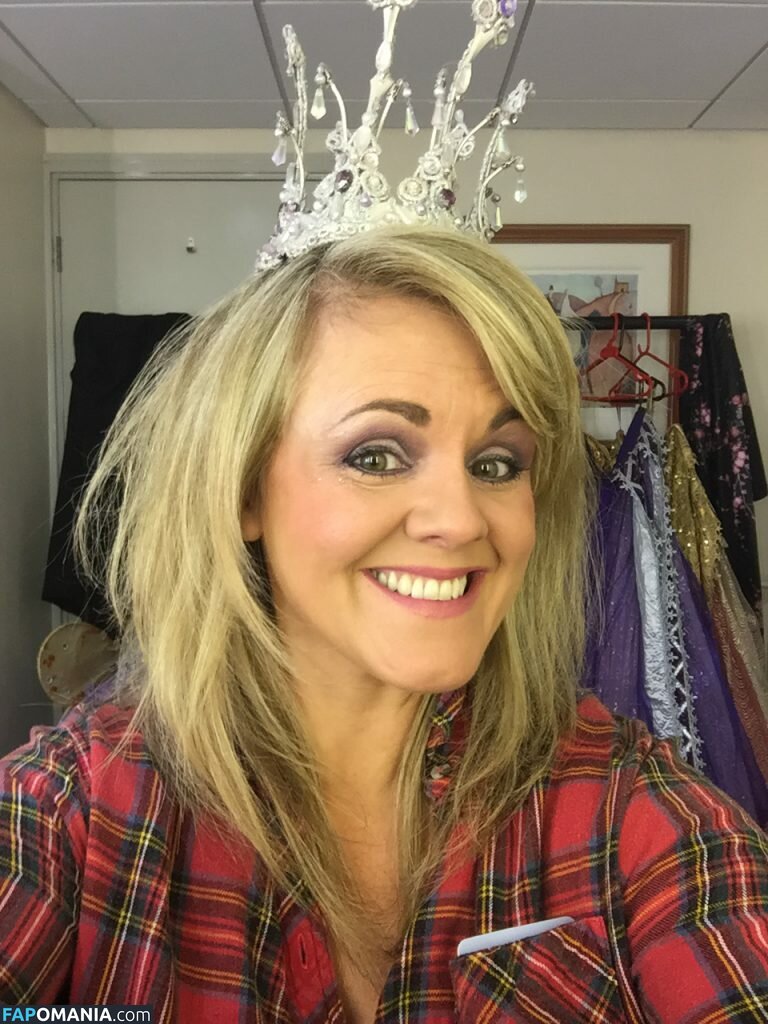 Sally Lindsay Meztelen Kikerült fotó #1
