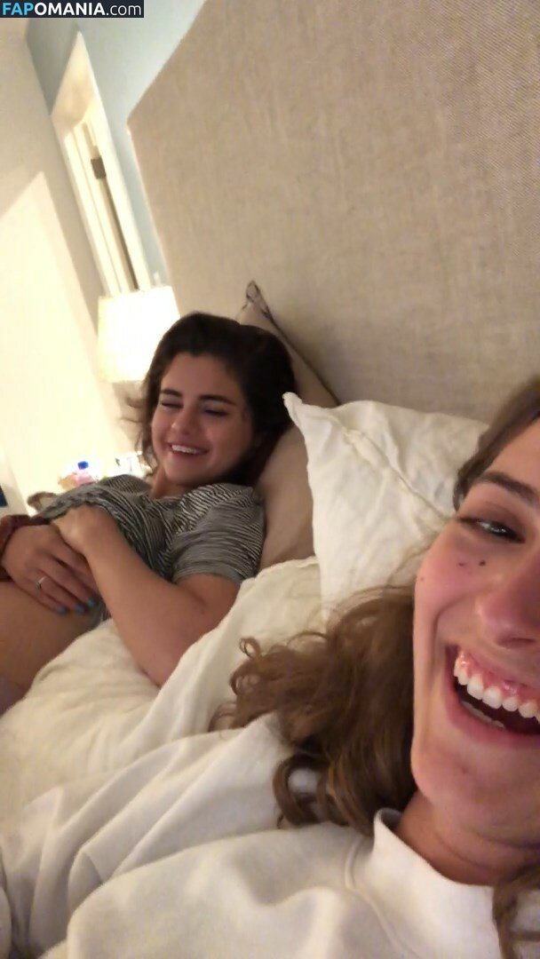 Selena Gomez Meztelen Kikerült fotó #22