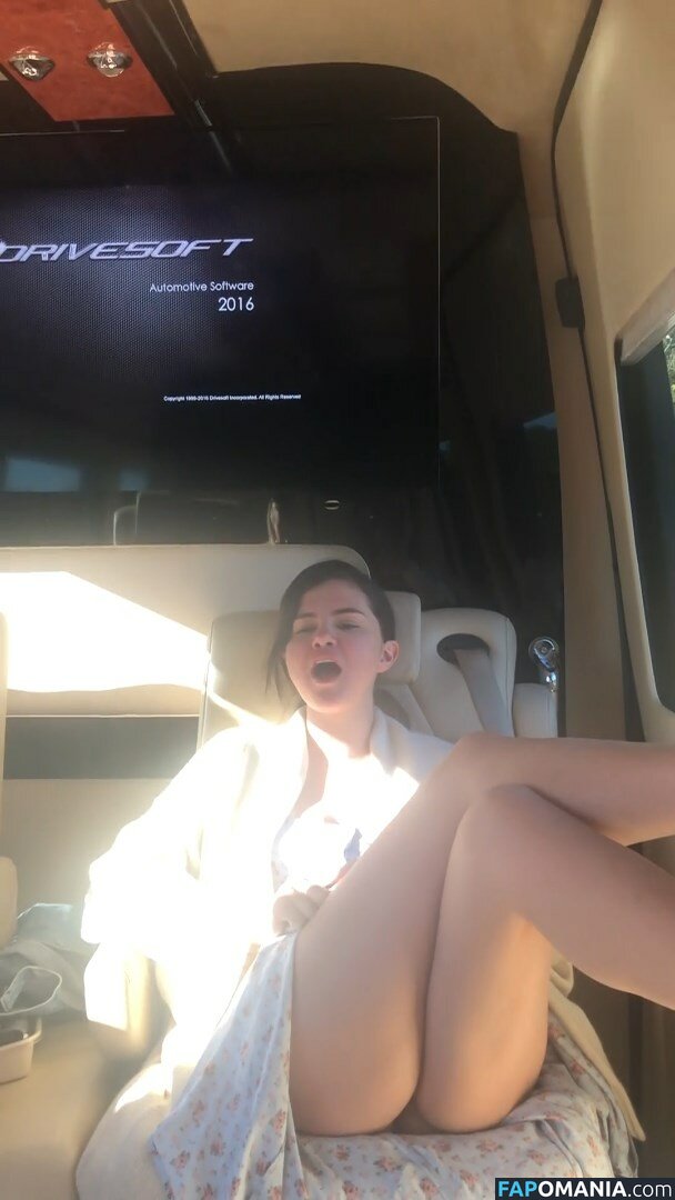 Selena Gomez Meztelen Kikerült fotó #30