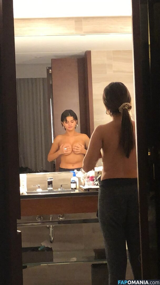 Selena Gomez Meztelen Kikerült fotó #35