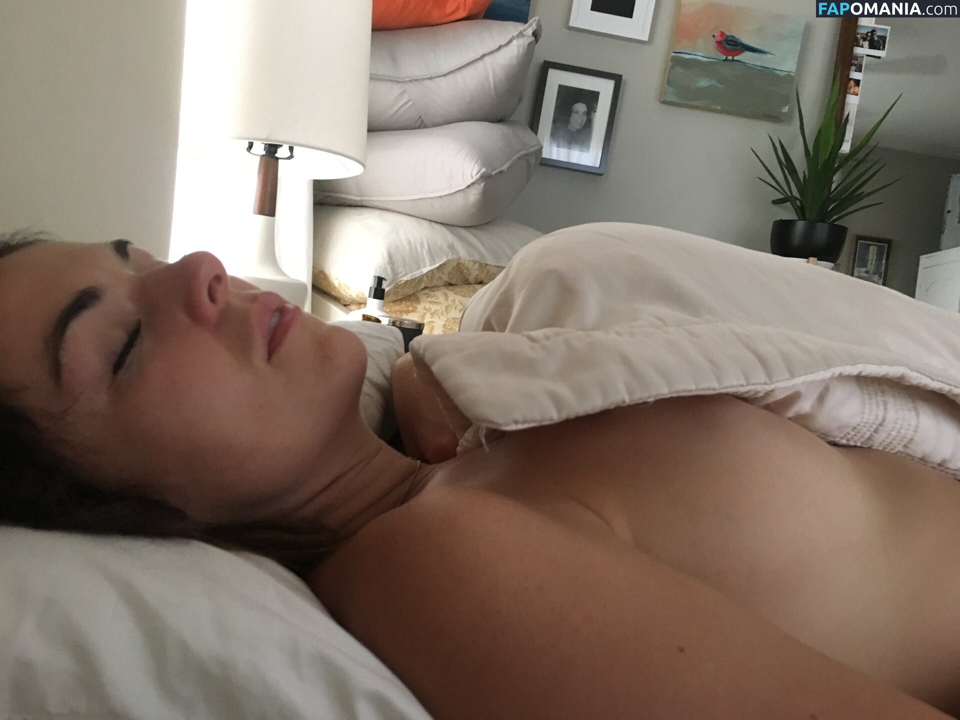 Serinda Swan Meztelen Kikerült fotó #36
