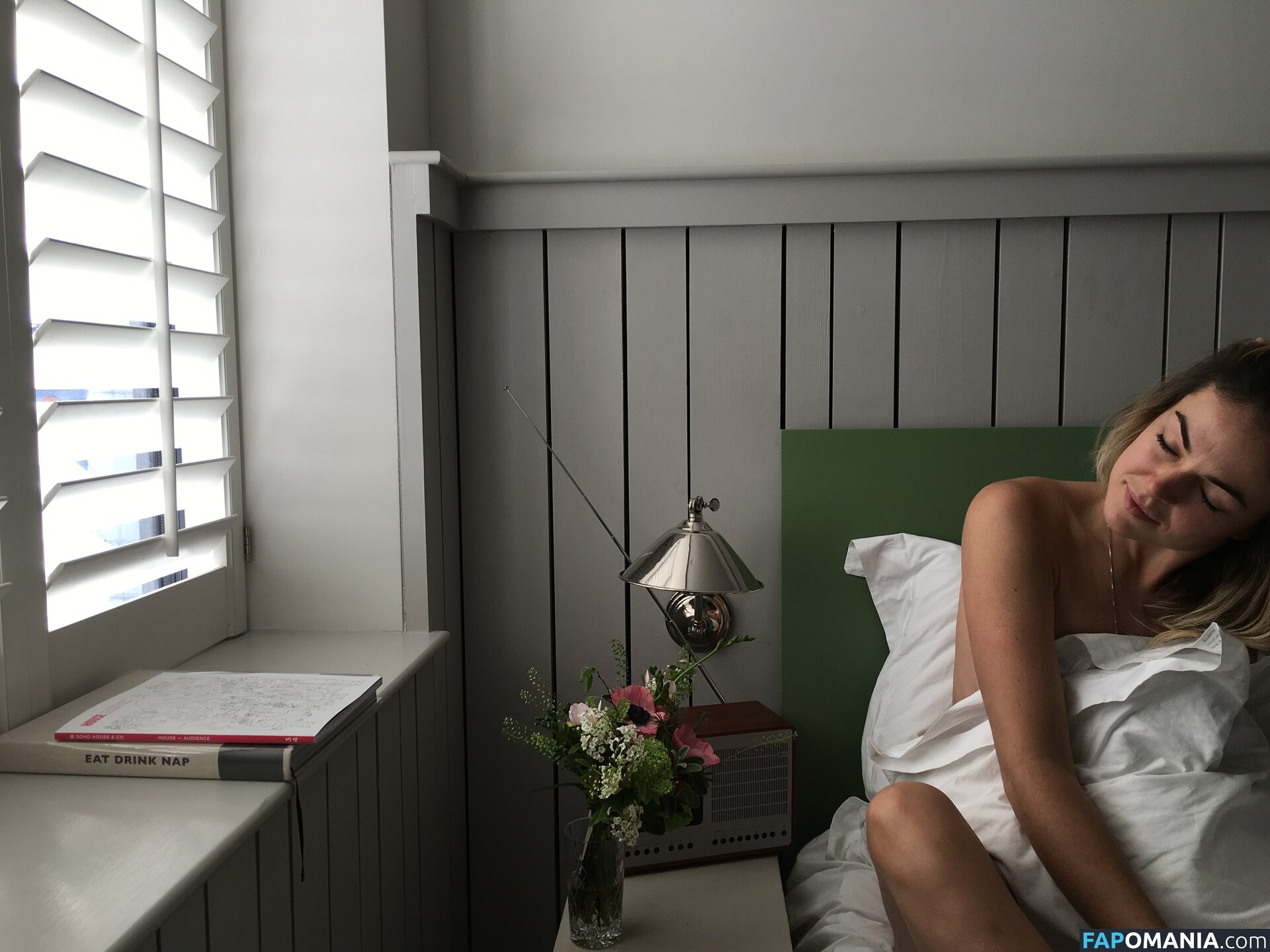 Serinda Swan Meztelen Kikerült fotó #147