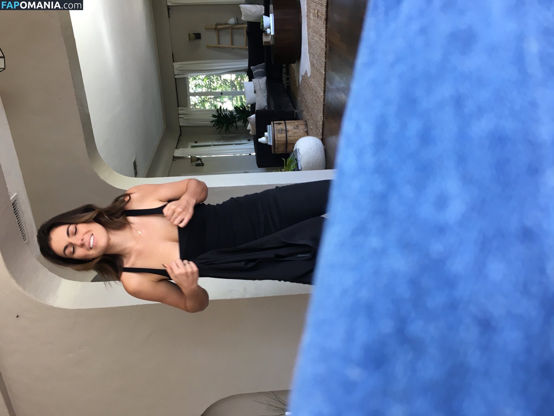 Serinda Swan Meztelen Kikerült fotó #203