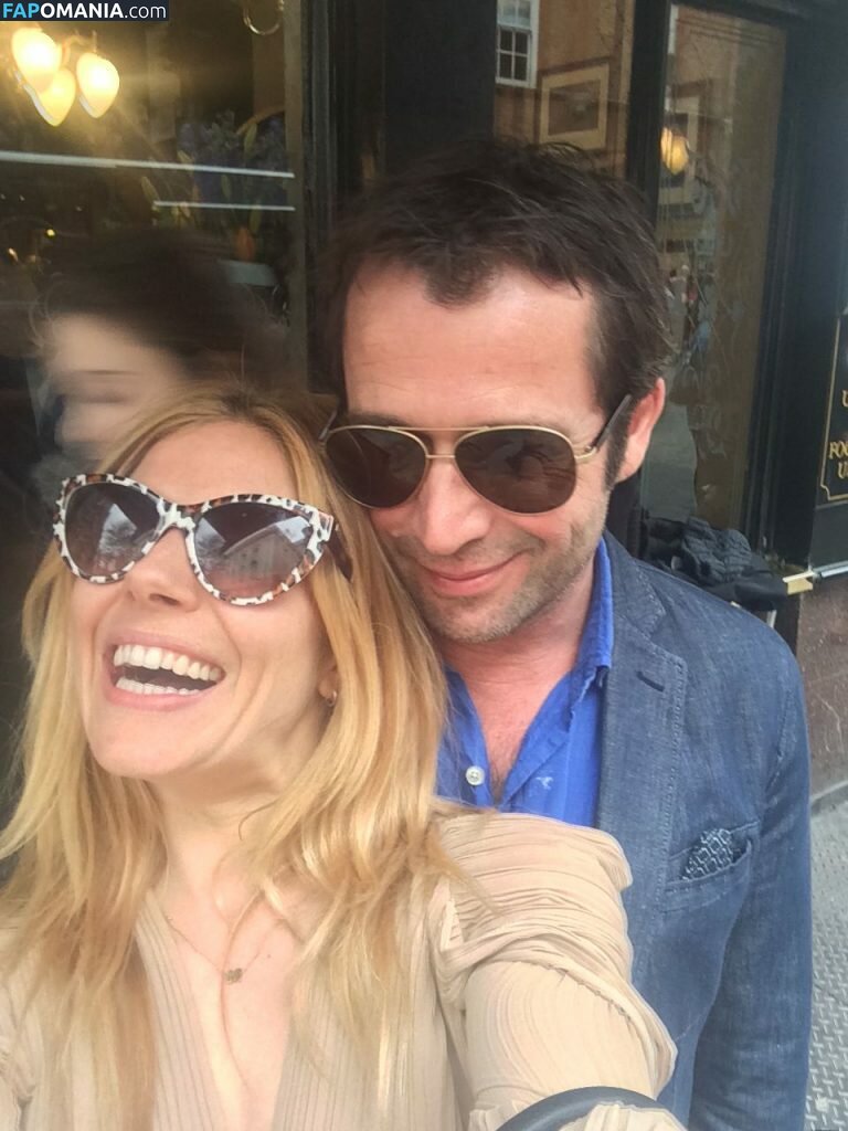 Sienna Miller Meztelen Kikerült fotó #19