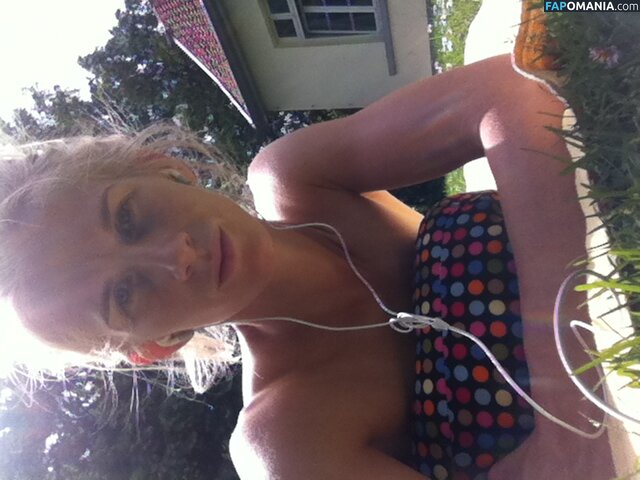 Sofia Jakobsson Meztelen Kikerült fotó #13