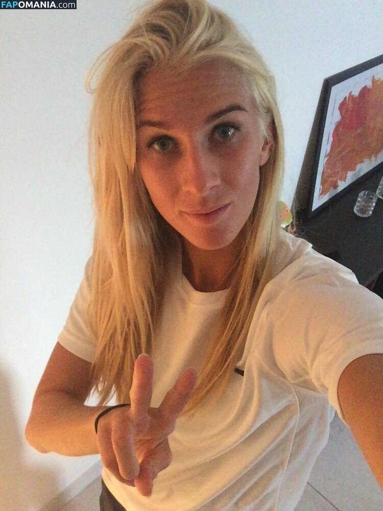 Sofia Jakobsson Meztelen Kikerült fotó #113