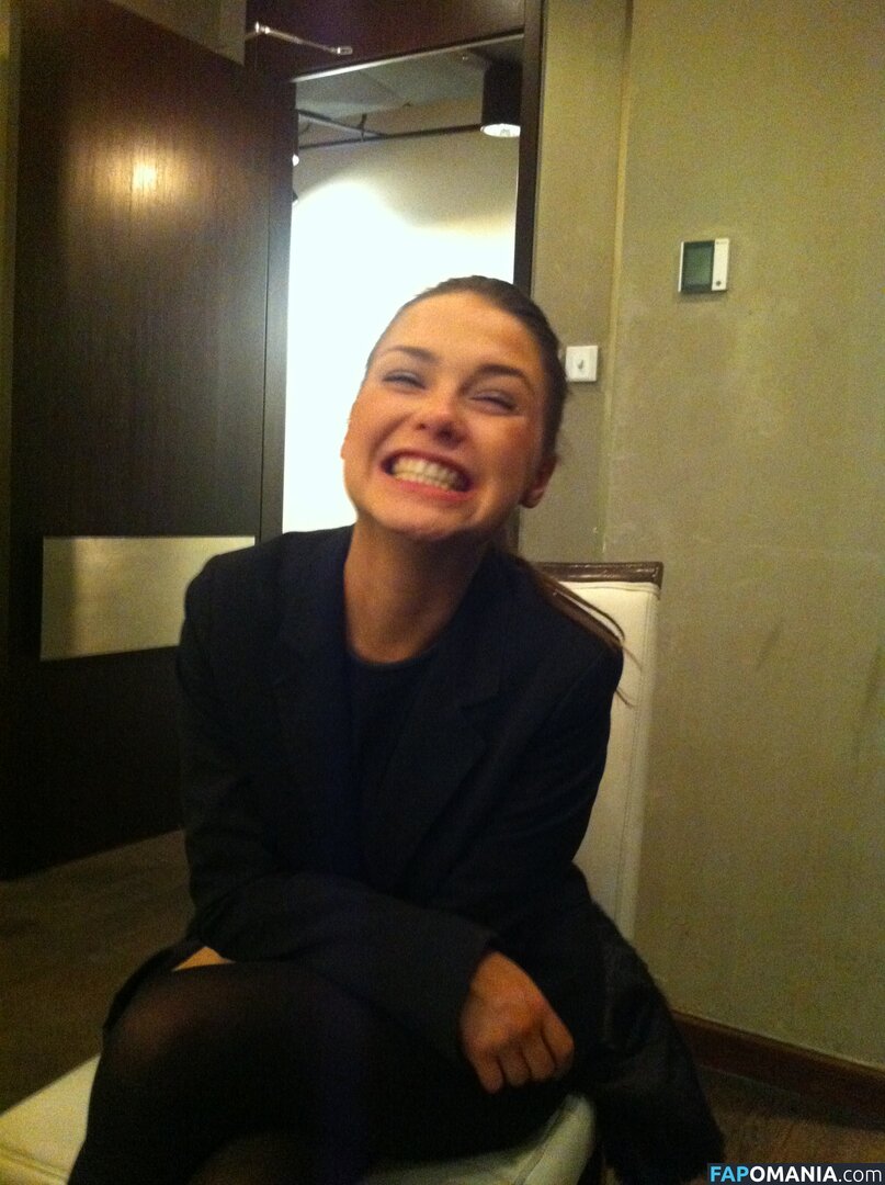 Sophia Roe Meztelen Kikerült fotó #10