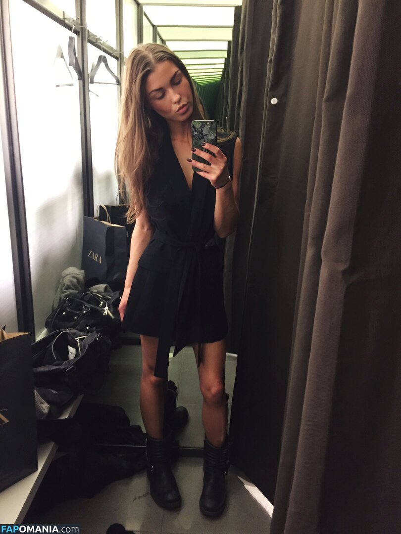 Sophia Roe Meztelen Kikerült fotó #26