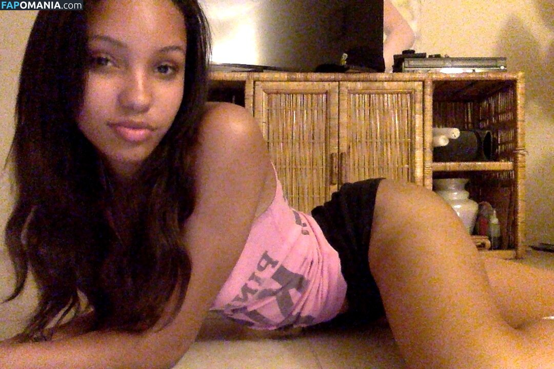 Staci Lyon Meztelen Kikerült fotó #26