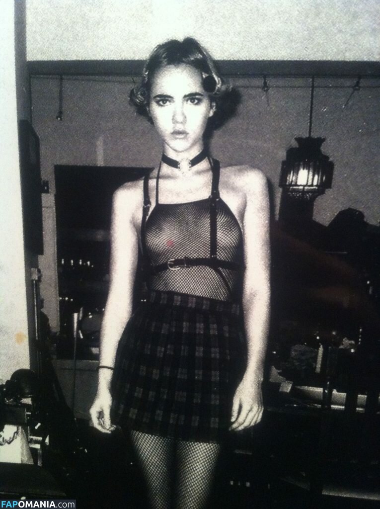 Suki Waterhouse Meztelen Kikerült fotó #41