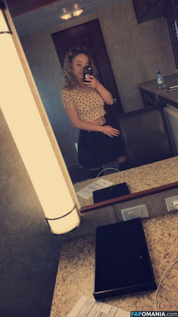 Sydney Sweeney Meztelen Kikerült fotó #4875