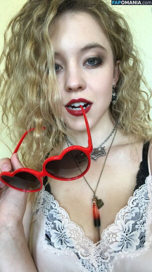 Sydney Sweeney Meztelen Kikerült fotó #4884