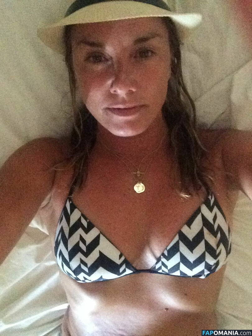Tamzin Outhwaite Meztelen Kikerült fotó #4