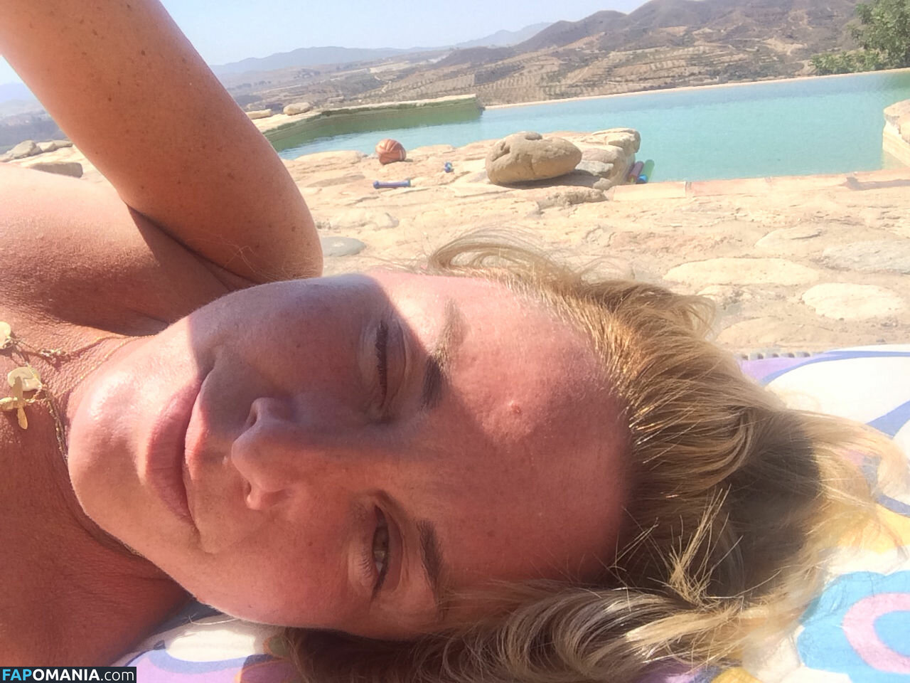 Tamzin Outhwaite Meztelen Kikerült fotó #6