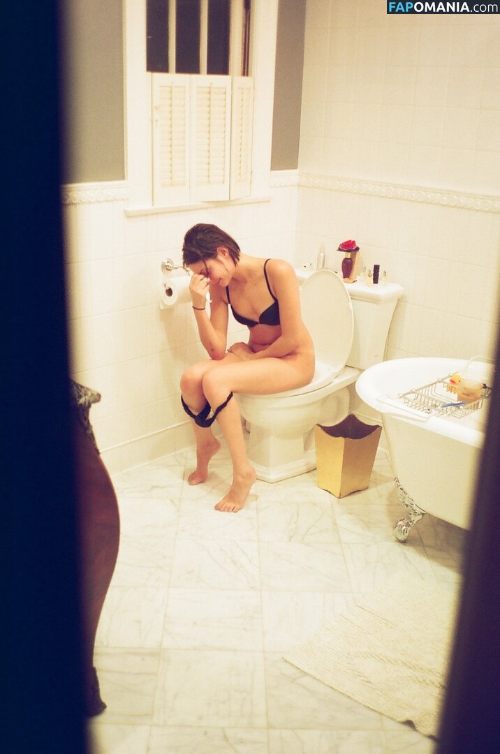 Willa Holland Meztelen Kikerült fotó #8