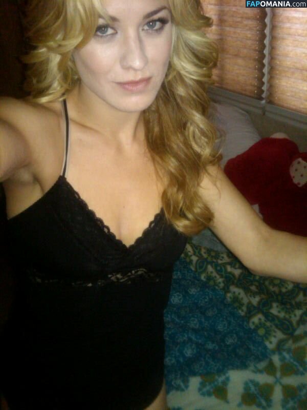 Yvonne Strahovski Meztelen Kikerült fotó #30
