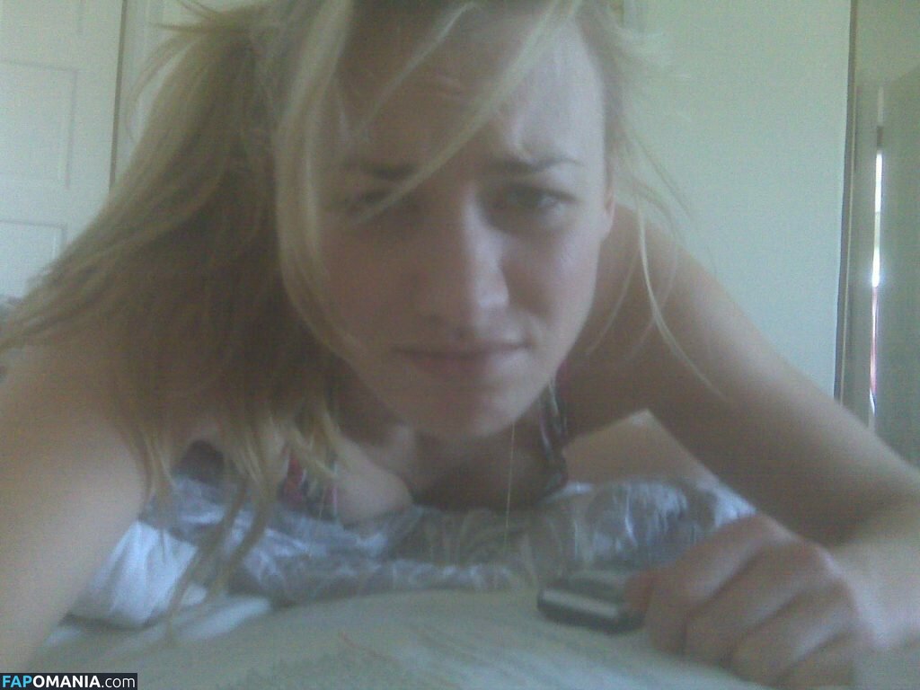 Yvonne Strahovski Meztelen Kikerült fotó #37