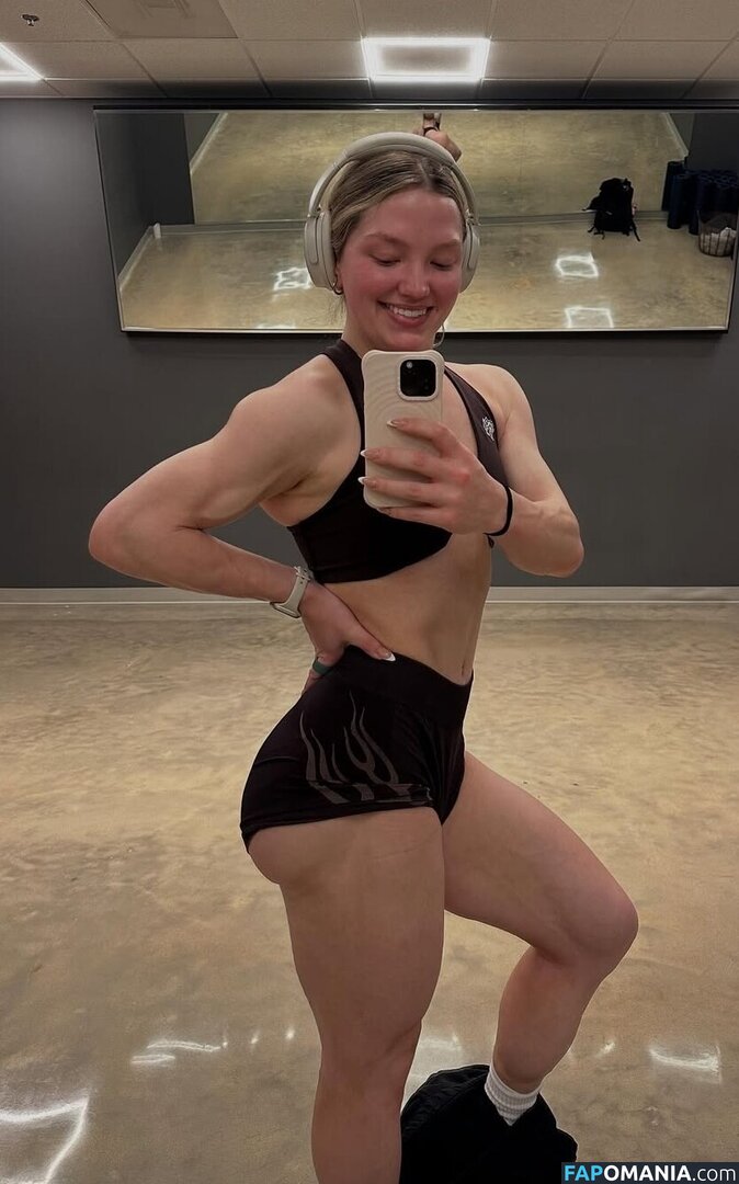 Addison Shields / addisonbrinley Meztelen OnlyFans  Kikerült fotó #3