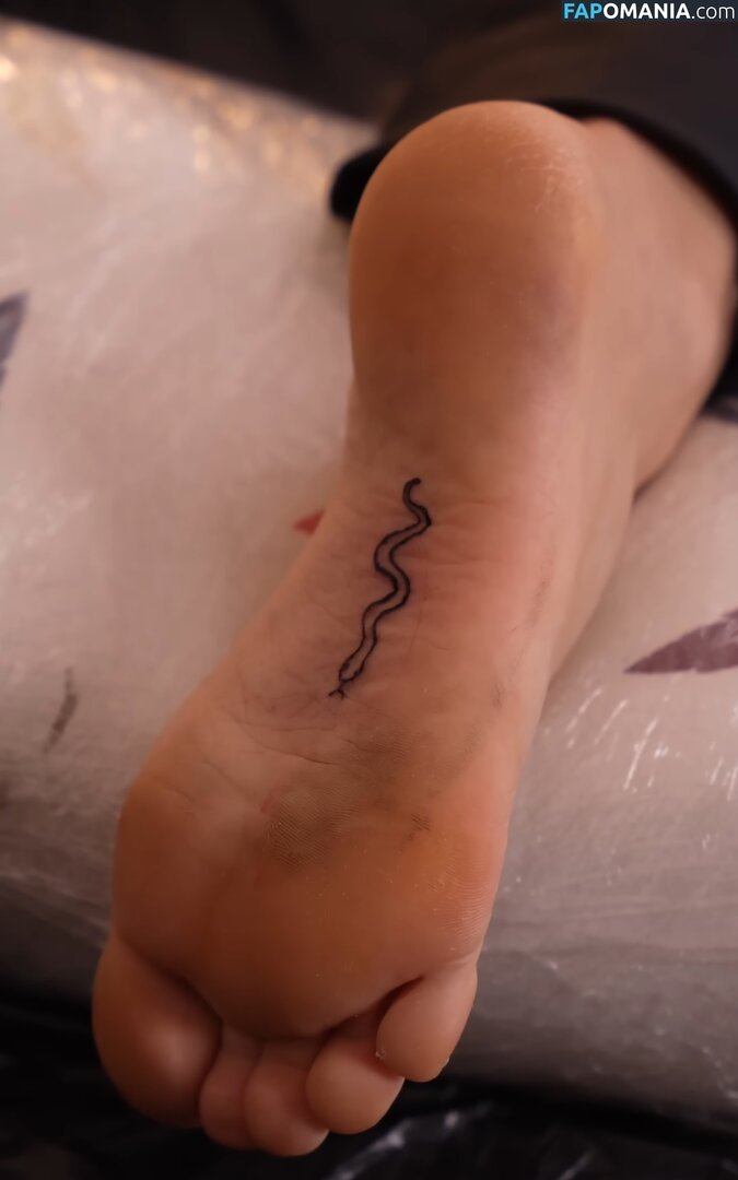 Adeline Chetail Meztelen OnlyFans  Kikerült fotó #4