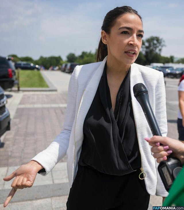 AOC / Alexandria Ocasio-Cortez Meztelen OnlyFans  Kikerült fotó #47
