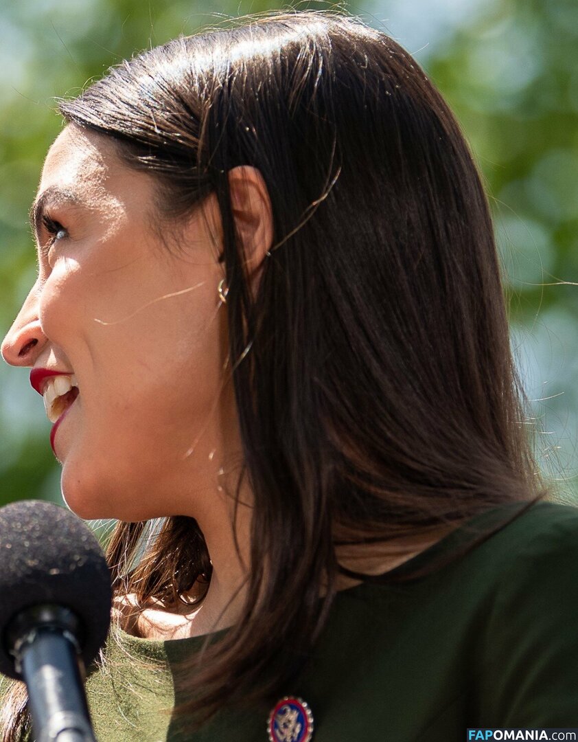 AOC / Alexandria Ocasio-Cortez Meztelen OnlyFans  Kikerült fotó #131