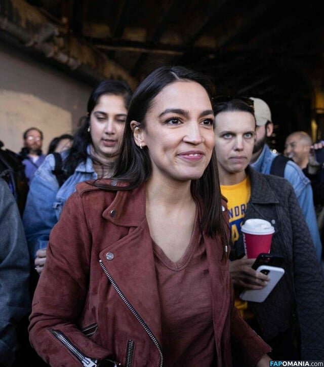 AOC / Alexandria Ocasio-Cortez Meztelen OnlyFans  Kikerült fotó #158