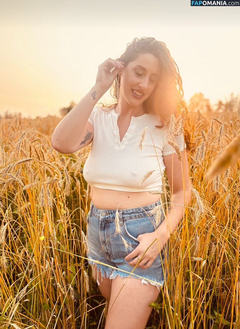 aliimp_mixed_media / aliimperiale Meztelen OnlyFans  Kikerült fotó #2