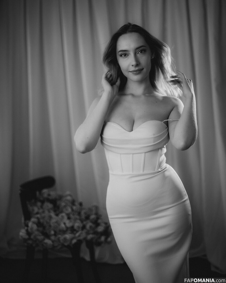Alissa Strekozova / alissaofficial_ Meztelen OnlyFans  Kikerült fotó #6