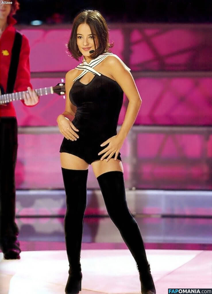 Alizee / alizeeofficiel / alizeesanzeth Meztelen OnlyFans  Kikerült fotó #3