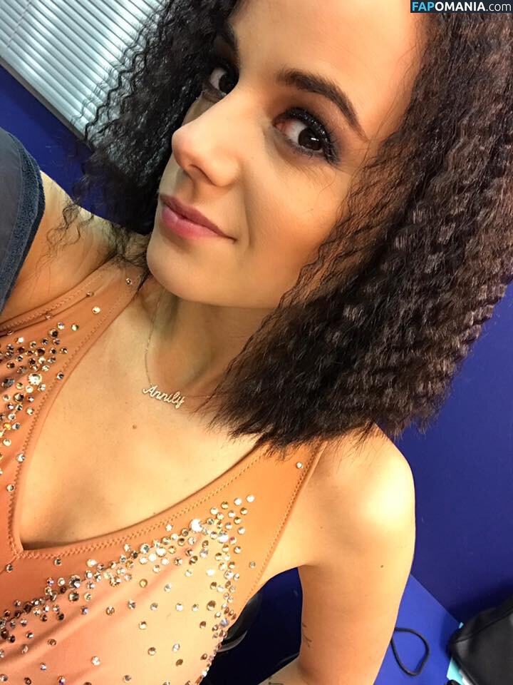 Alizee / alizeeofficiel / alizeesanzeth Meztelen OnlyFans  Kikerült fotó #6