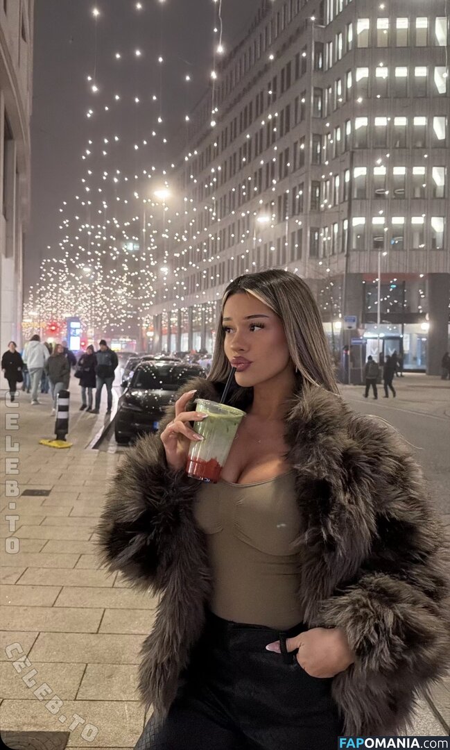 Almira Azemi / almira.azz / almirra.az Meztelen OnlyFans  Kikerült fotó #7