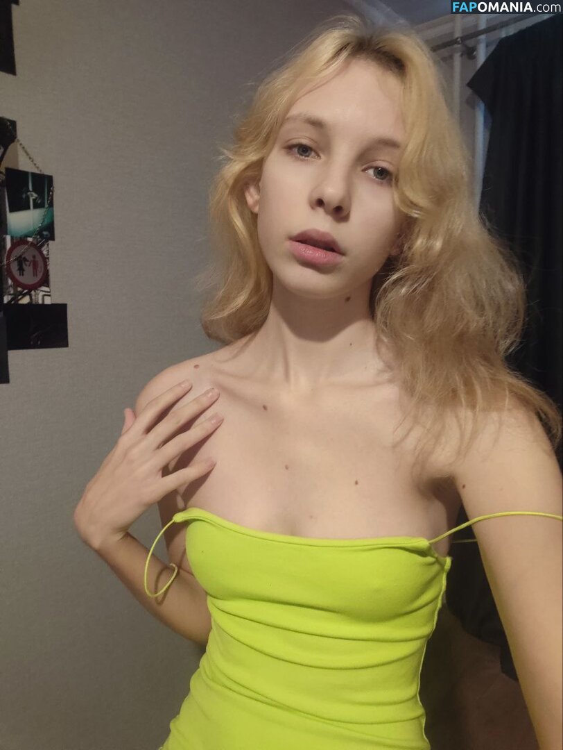 Altheadoyel / Fafa_fluff / KerryMezo / KinaBattig Meztelen OnlyFans  Kikerült fotó #1