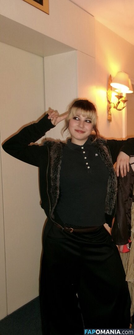 Alysa Liu / AlysaLiu / alysaxliu / https: Meztelen OnlyFans  Kikerült fotó #11