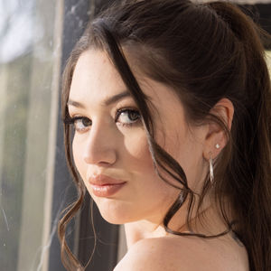 Alyx Star