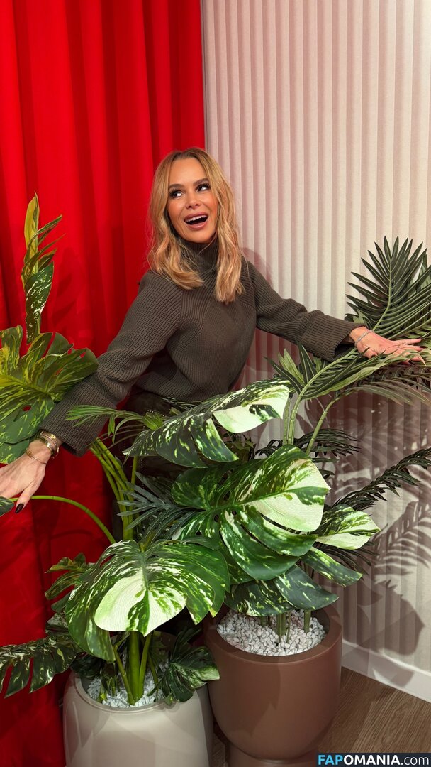 Amanda Holden / noholdenback Meztelen OnlyFans  Kikerült fotó #1899