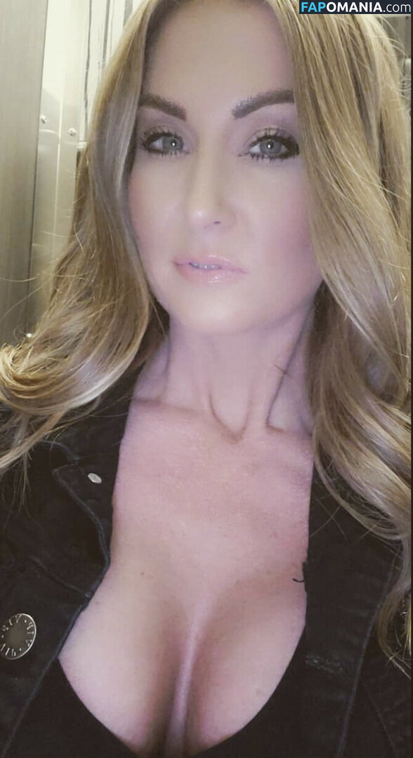 AmberHaines26 / Ambiedawn26 / Cougarfans3333 Meztelen OnlyFans  Kikerült fotó #1