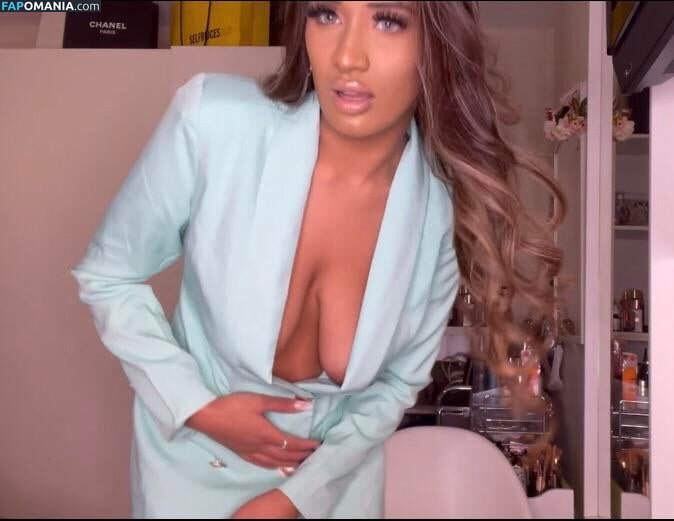 Amina Iqbal / xminaaa_ Meztelen OnlyFans  Kikerült fotó #1