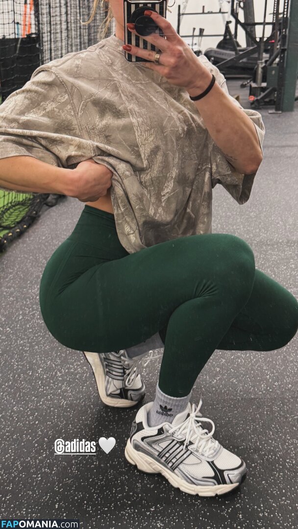 Ana Bruni / anabruni.softball / thesoftballchic Meztelen OnlyFans  Kikerült fotó #4