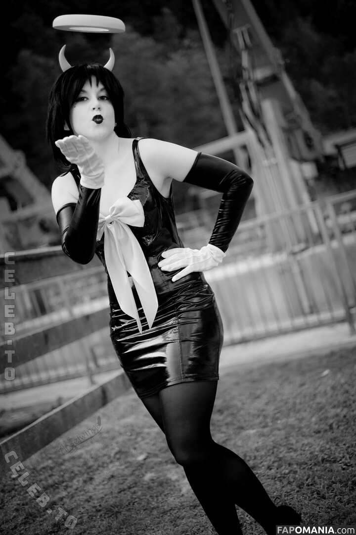 Angelwings_Cos Meztelen OnlyFans  Kikerült fotó #5