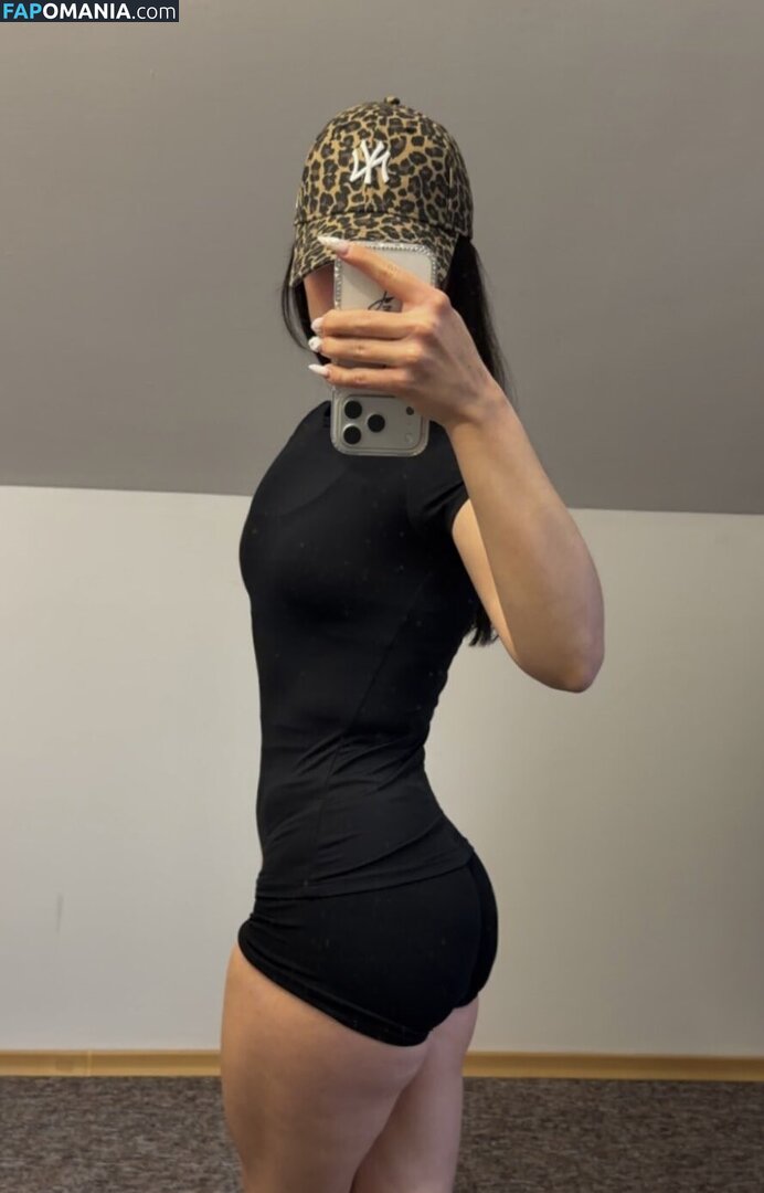 anna / annayvn / annayvn1 / https: / yvn1_ Meztelen OnlyFans  Kikerült fotó #2